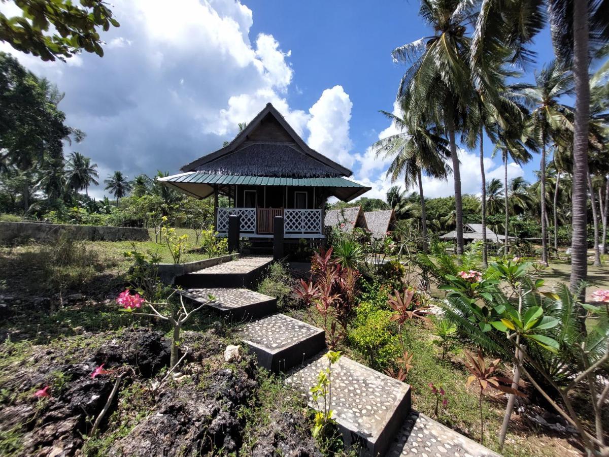 Sunari Beach Resort Selayar Matalalang Екстериор снимка