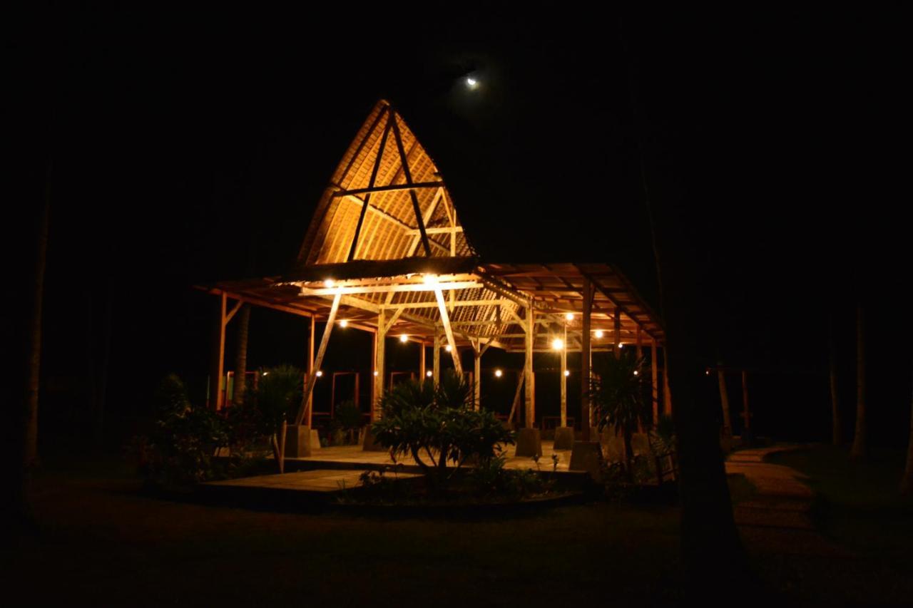 Sunari Beach Resort Selayar Matalalang Екстериор снимка